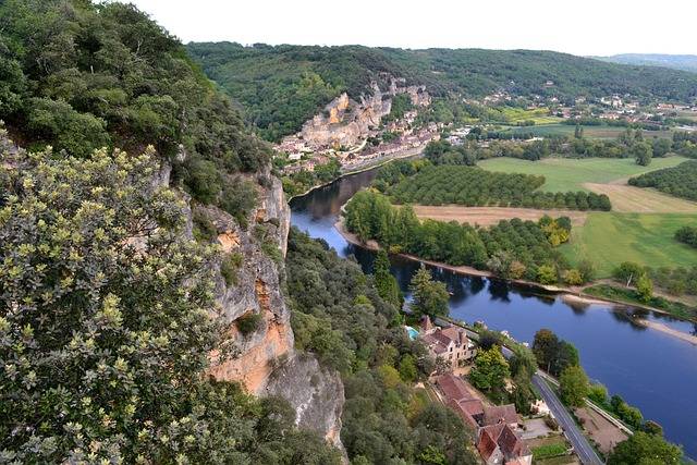 Découvrez le Glamour du Camping de Luxe en Dordogne : Votre Évasion Nature et Confort